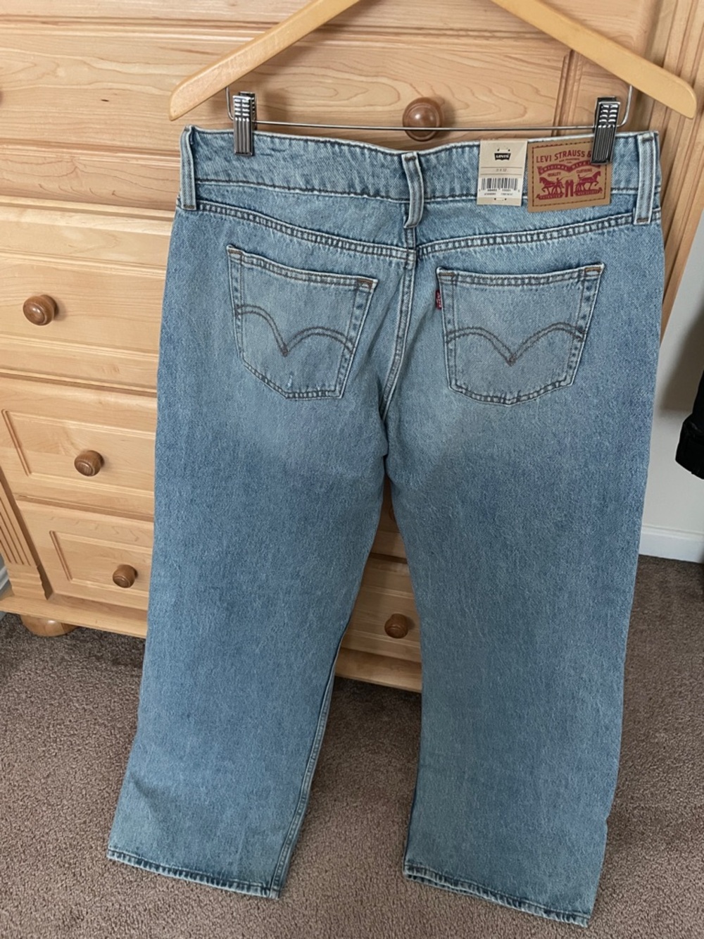 Levi’s Ripped Superlow Loose Jeans - Picture 8 of 9